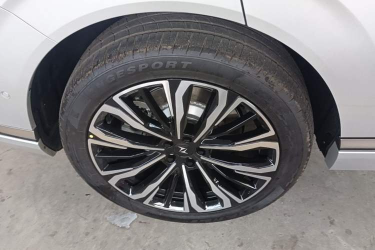 Used Dongfeng eπ eπ008 2026 Model Six-Seat Range-Extended Family Delight Edition Exterior 5