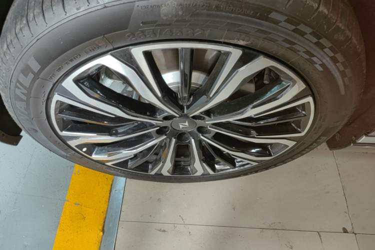 Used Dongfeng eπ eπ008 2026 Model Six-Seat Pure-Electric Family Delight Edition Left Front Wheel Hub