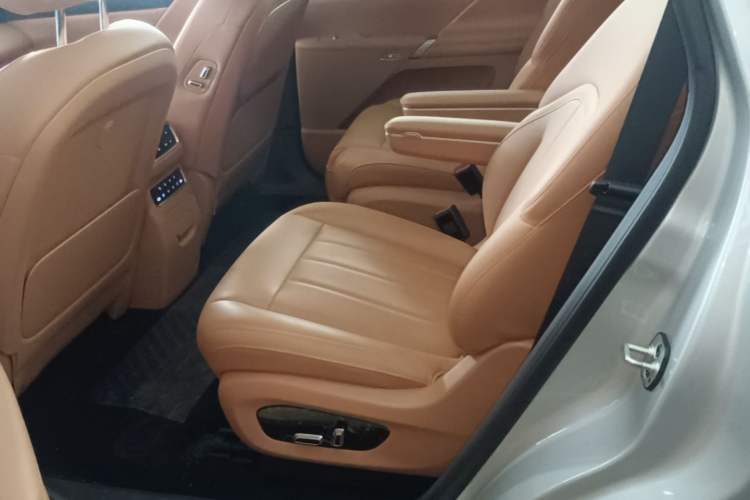 Used Dongfeng eπ eπ008 2026 Model Six-Seat Range-Extended Family Delight Edition Left Rear Seat