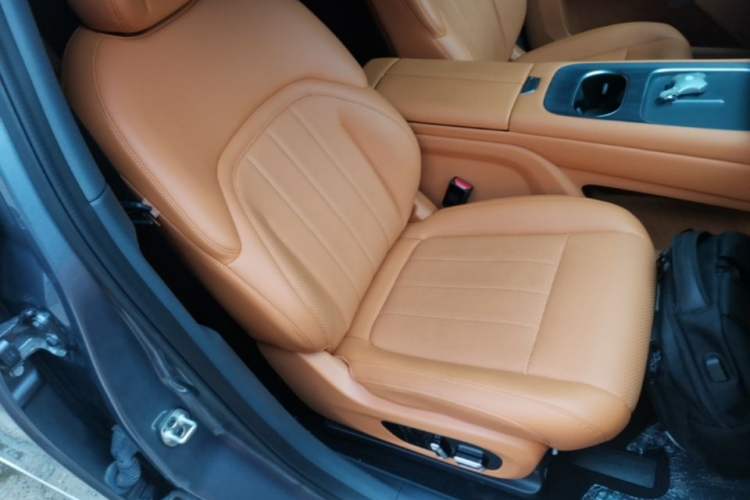 Used Dongfeng eπ eπ008 2026 Model Six-Seat Pure-Electric Family Edition Right Front Seat