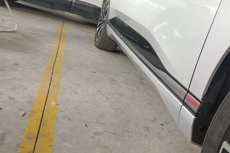 Used Dongfeng eπ eπ008 2026 Model Six-Seat Range-Extended Family Delight Edition Right Side Sill