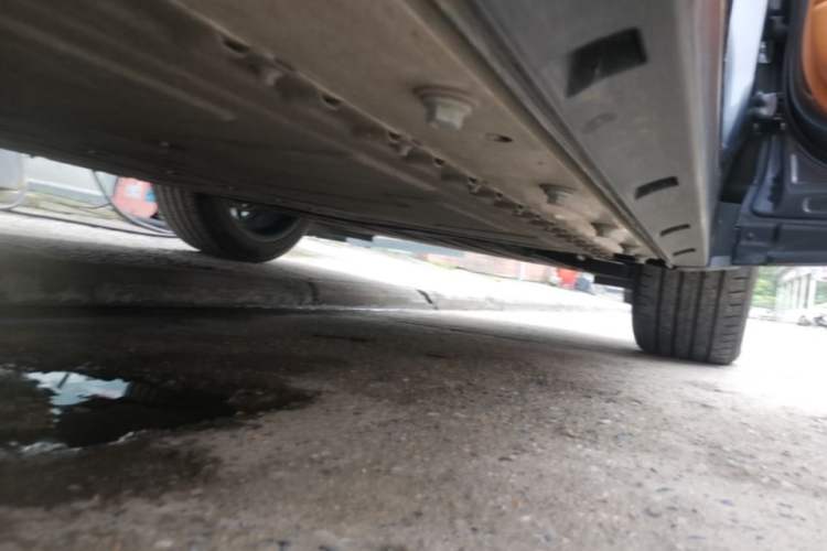 Used Dongfeng eπ eπ008 2026 Model Six-Seat Pure-Electric Family Edition Right Side Sill
