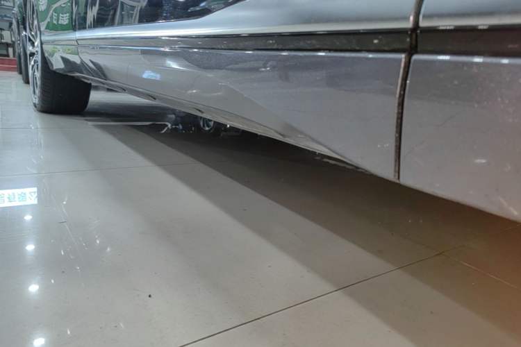 Used Dongfeng eπ eπ008 2026 Model Six-Seat Pure-Electric Family Delight Edition Right Side Sill