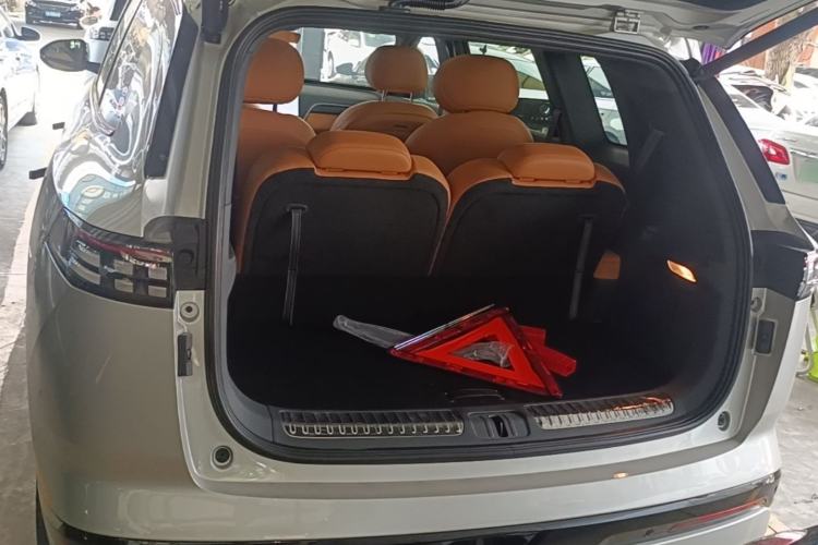 Used Dongfeng eπ eπ008 2026 Model Six-Seat Range-Extended Family Delight Edition Trunk