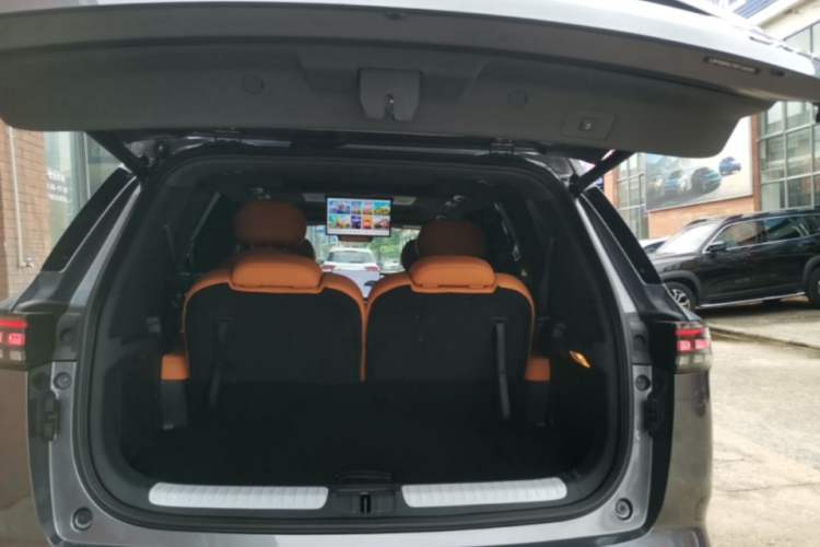 Used Dongfeng eπ eπ008 2026 Model Six-Seat Pure-Electric Family Edition Trunk