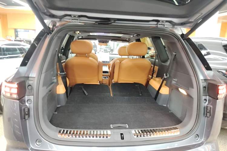 Used Dongfeng eπ eπ008 2026 Model Six-Seat Pure-Electric Family Edition Trunk