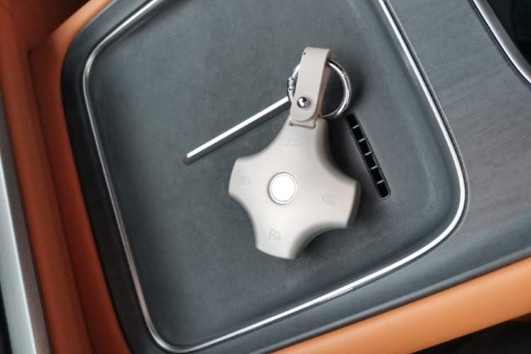 Used Dongfeng eπ eπ008 2026 Model Six-Seat Pure-Electric Family Edition Vehicle Key