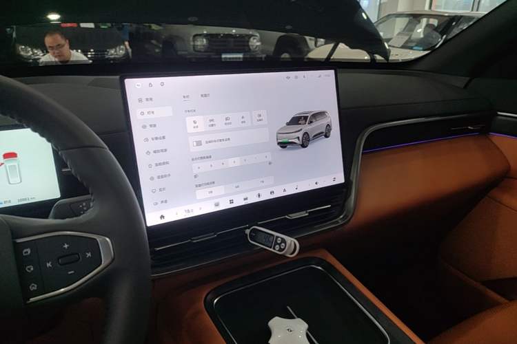 Used Dongfeng eπ eπ008 2026 Model Five-Seat Pure-Electric Ultra-Premium Edition Audio And AC Panel