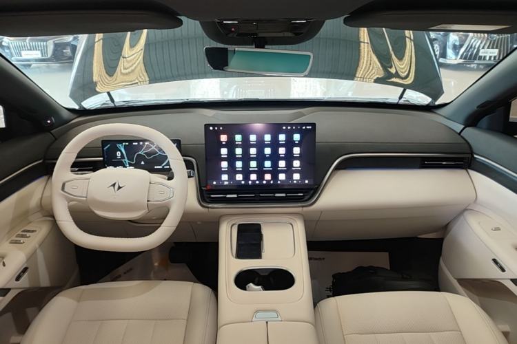 Used Dongfeng eπ eπ008 2026 Model Six-Seat Range-Extended Family Edition Center Console