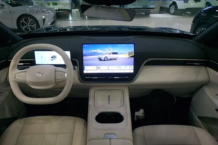 Used Dongfeng eπ eπ008 2026 Model Six-Seat Range-Extended Family Edition Center Console