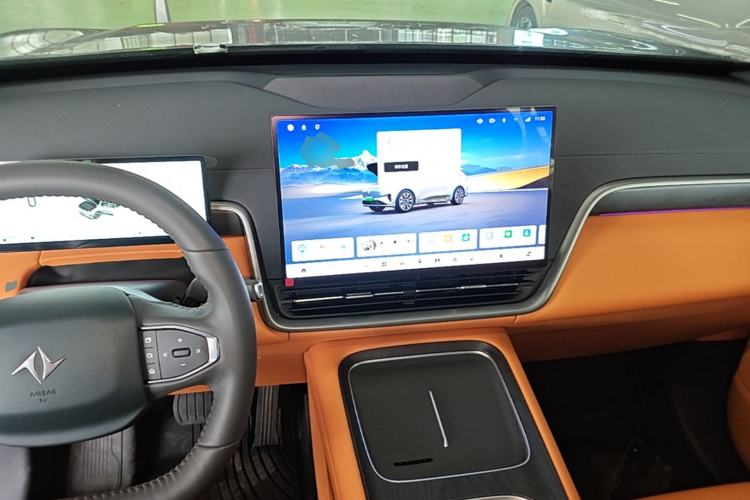 Used Dongfeng eπ eπ008 2026 Model Six-Seat Range-Extended Family Edition Center Console