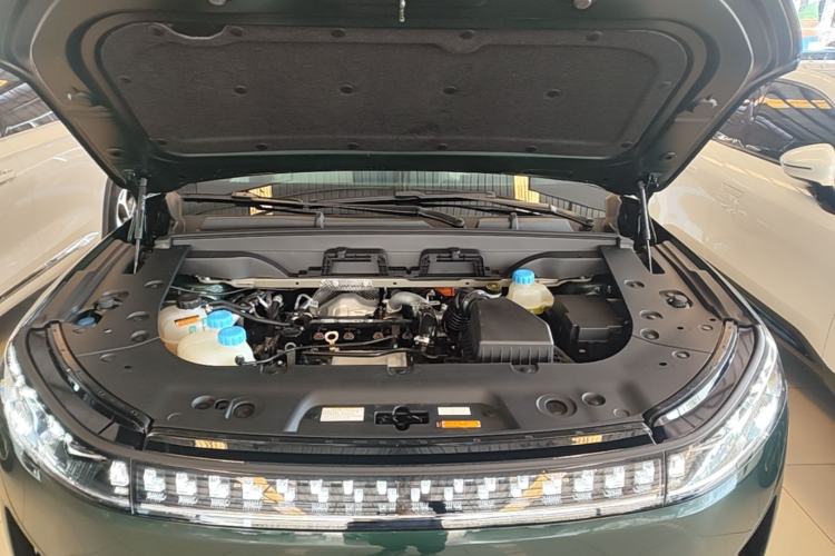 Used Dongfeng eπ eπ008 2026 Model Six-Seat Range-Extended Family Edition Engine Bay