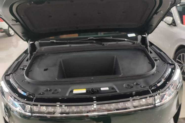 Used Dongfeng eπ eπ008 2026 Model Five-Seat Pure-Electric Ultra-Premium Edition Engine Bay