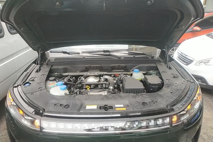 Used Dongfeng eπ eπ008 2026 Model Six-Seat Range-Extended Family Edition Engine Bay