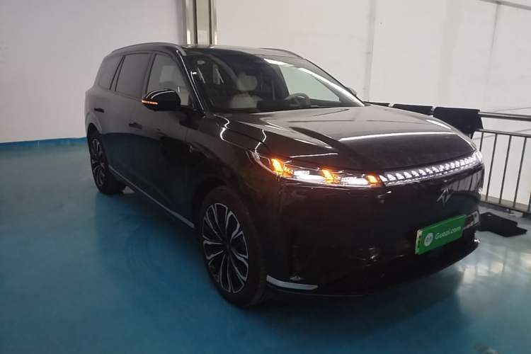 Used Dongfeng eπ eπ008 2026 Model Six-Seat Range-Extended Family Edition Front Right 45 Deg