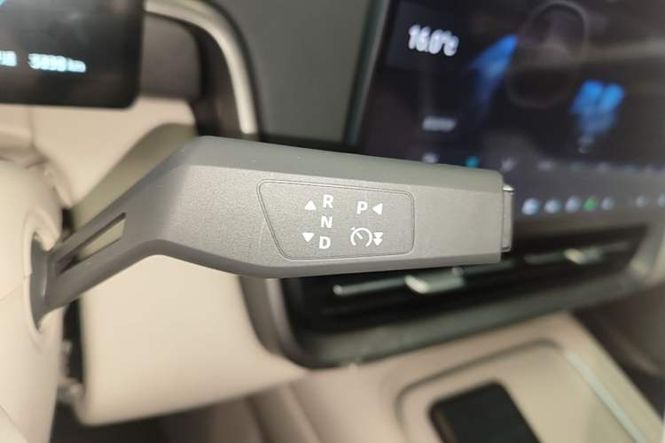 Used Dongfeng eπ eπ008 2026 Model Six-Seat Range-Extended Family Edition Gear Lever