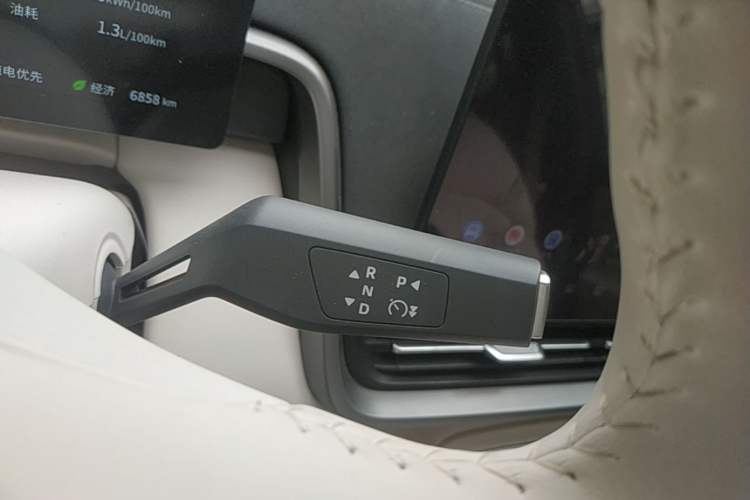 Used Dongfeng eπ eπ008 2026 Model Six-Seat Range-Extended Family Edition Gear Lever