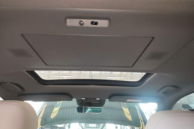 Used Dongfeng eπ eπ008 2026 Model Six-Seat Range-Extended Family Edition Headliner