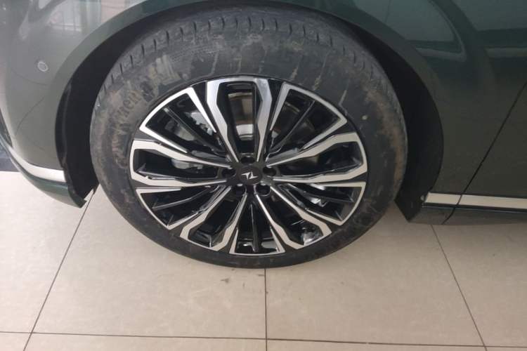 Used Dongfeng eπ eπ008 2026 Model Six-Seat Range-Extended Family Edition Left Front Wheel Hub