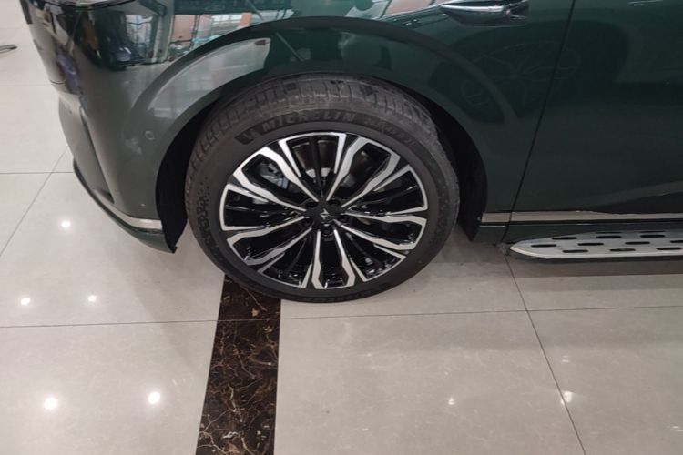 Used Dongfeng eπ eπ008 2026 Model Five-Seat Pure-Electric Ultra-Premium Edition Left Front Wheel Hub