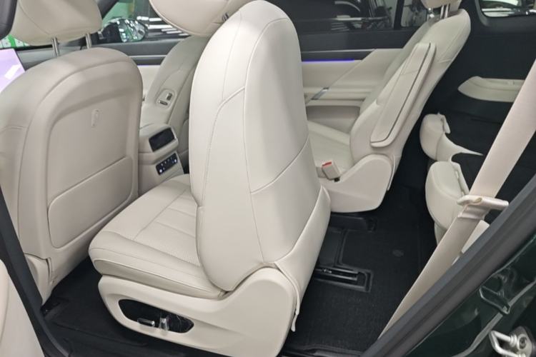 Used Dongfeng eπ eπ008 2026 Model Six-Seat Range-Extended Family Edition Left Rear Seat