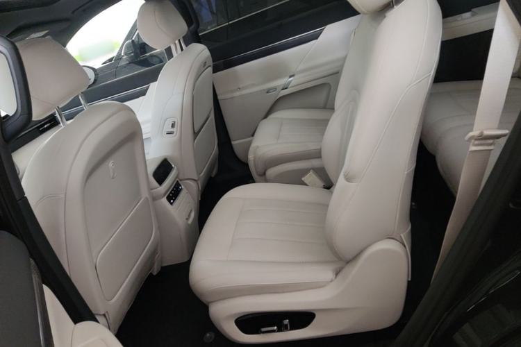Used Dongfeng eπ eπ008 2026 Model Six-Seat Range-Extended Family Edition Left Rear Seat