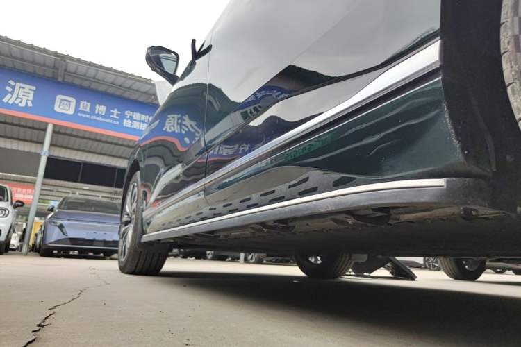 Used Dongfeng eπ eπ008 2026 Model Six-Seat Pure-Electric Family Delight Edition Left Side Sill