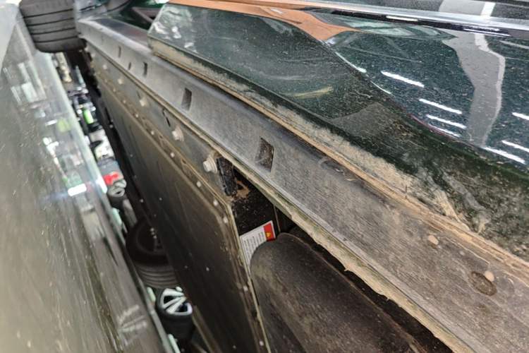 Used Dongfeng eπ eπ008 2026 Model Six-Seat Range-Extended Family Edition Left Side Sill