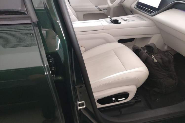 Used Dongfeng eπ eπ008 2026 Model Six-Seat Range-Extended Family Edition Right Front Seat