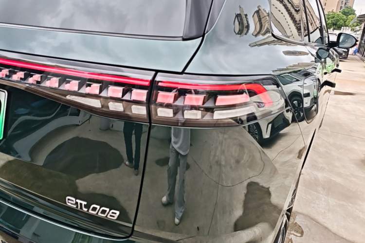 Used Dongfeng eπ eπ008 2026 Model Six-Seat Pure-Electric Family Edition Right Rear Taillight