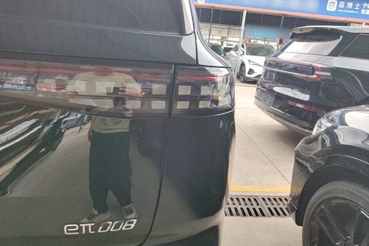 Used Dongfeng eπ eπ008 2026 Model Six-Seat Pure-Electric Family Delight Edition Right Rear Taillight
