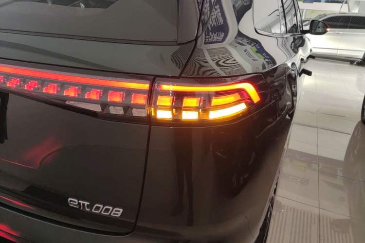 Used Dongfeng eπ eπ008 2026 Model Six-Seat Range-Extended Family Edition Right Rear Taillight