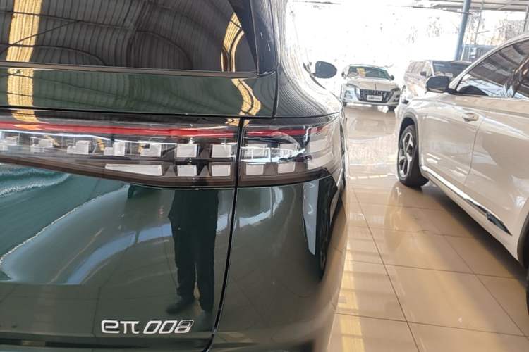 Used Dongfeng eπ eπ008 2026 Model Six-Seat Range-Extended Family Edition Right Rear Taillight