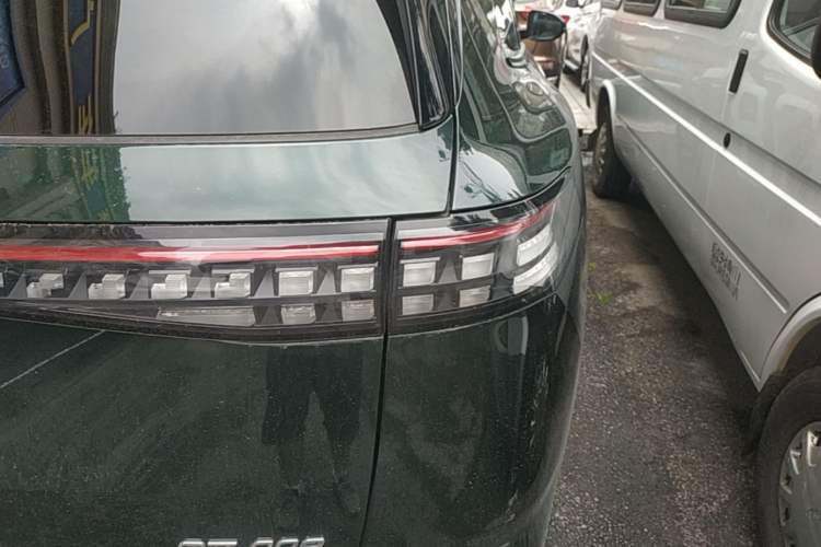 Used Dongfeng eπ eπ008 2026 Model Six-Seat Range-Extended Family Edition Right Rear Taillight