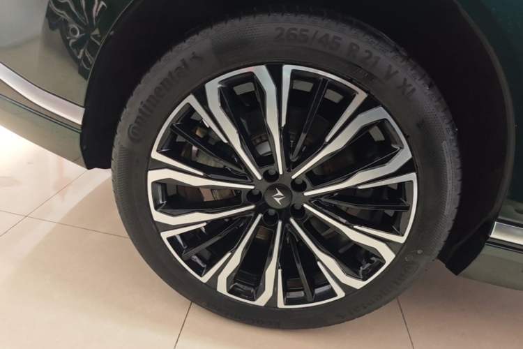 Used Dongfeng eπ eπ008 2026 Model Six-Seat Range-Extended Family Edition Right Rear Wheel Hub