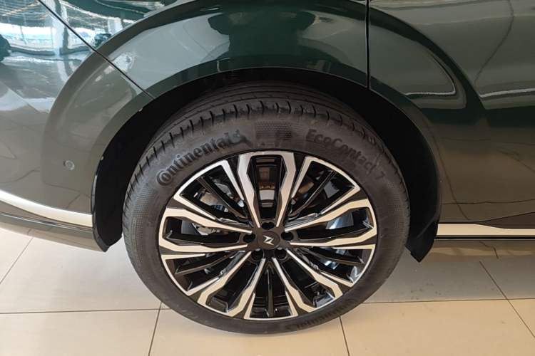Used Dongfeng eπ eπ008 2026 Model Six-Seat Range-Extended Family Edition Right Rear Wheel Hub