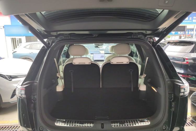 Used Dongfeng eπ eπ008 2026 Model Six-Seat Pure-Electric Family Delight Edition Trunk