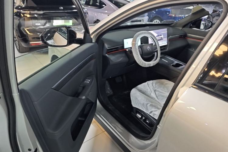 Used Dongfeng eπ eπ008 2026 Model Five-Seat Pure-Electric Ultra-Wide Edition Driver Seat
