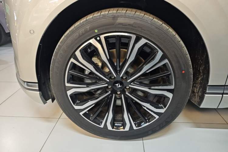 Used Dongfeng eπ eπ008 2026 Model Five-Seat Pure-Electric Ultra-Wide Edition Exterior 4