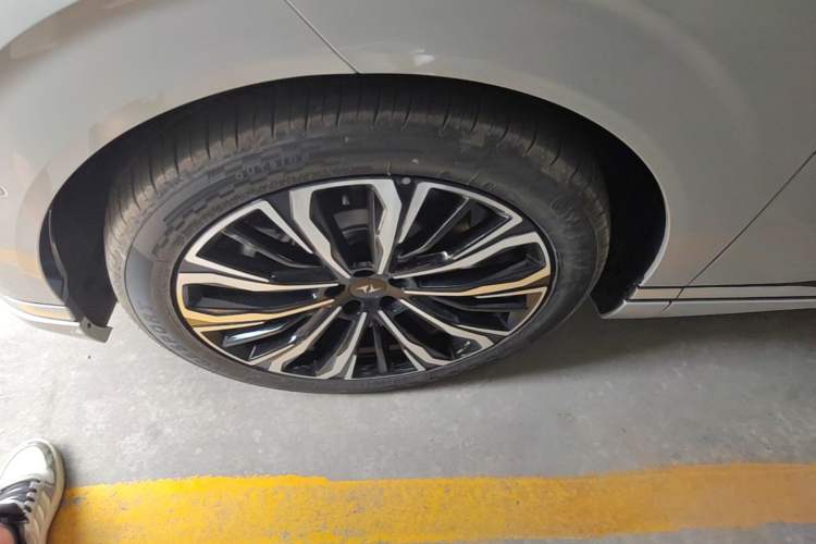Used Dongfeng eπ eπ008 2026 Model Six-Seat Range-Extended Family Delight Edition Left Front Wheel Hub