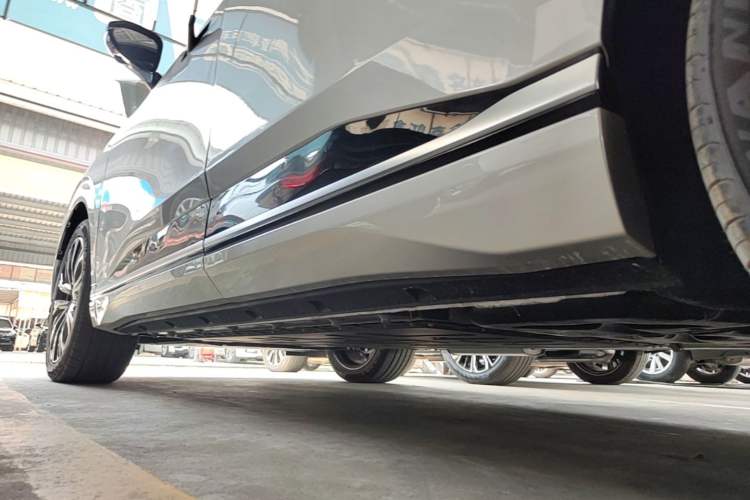 Used Dongfeng eπ eπ008 2026 Model Six-Seat Range-Extended Family Delight Edition Left Side Sill