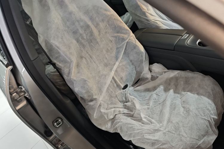 Used Dongfeng eπ eπ008 2026 Model Five-Seat Pure-Electric Ultra-Wide Edition Right Front Seat