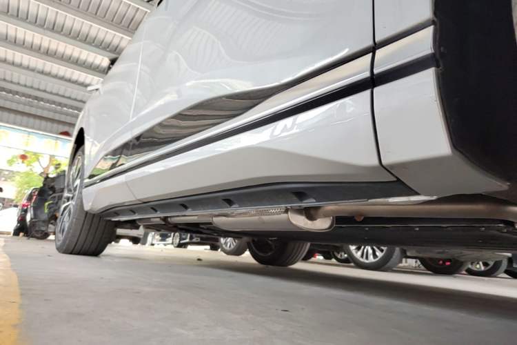 Used Dongfeng eπ eπ008 2026 Model Six-Seat Range-Extended Family Delight Edition Right Side Sill