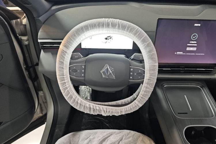 Used Dongfeng eπ eπ008 2026 Model Five-Seat Pure-Electric Ultra-Wide Edition Steering Wheel
