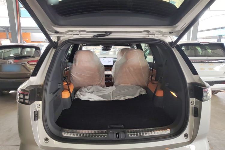 Used Dongfeng eπ eπ008 2026 Model Six-Seat Range-Extended Family Delight Edition Trunk