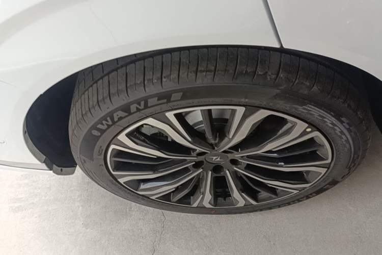 Used Dongfeng eπ eπ008 2026 Model Six-Seat Range-Extended Family Delight Edition Exterior 5