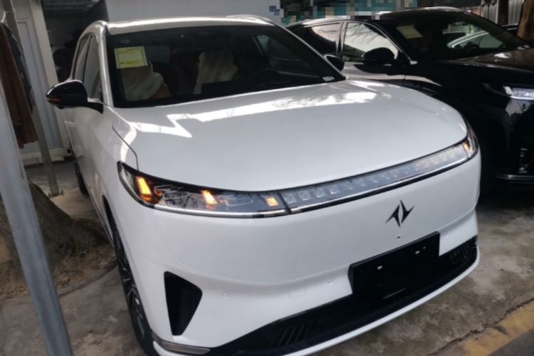 Used Dongfeng eπ eπ008 2026 Model Six-Seat Range-Extended Family Delight Edition Front Right 45 Deg