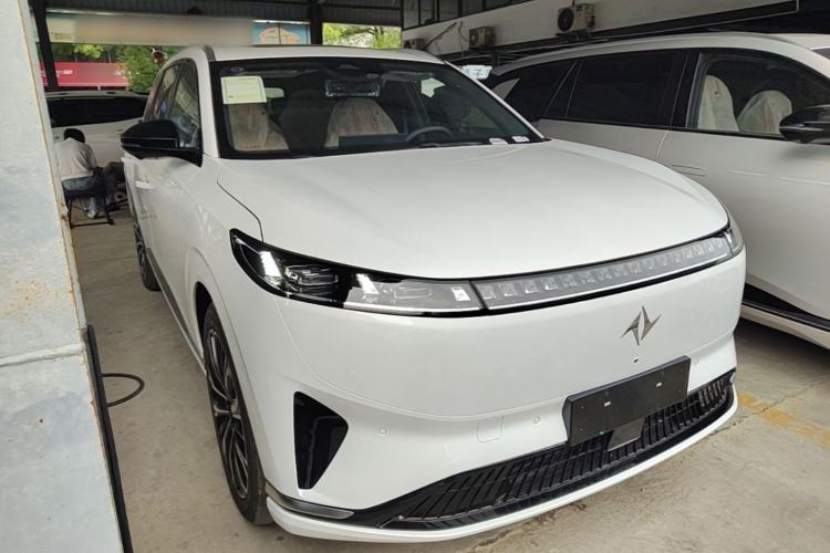 Used Dongfeng eπ eπ008 2026 Model Six-Seat Range-Extended Family Delight Edition Front Right 45 Deg