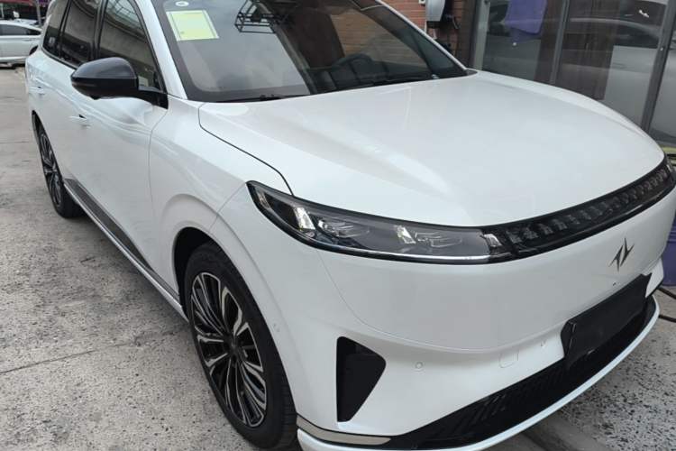 Used Dongfeng eπ eπ008 2026 Model Six-Seat Range-Extended Family Delight Edition Front Right 45 Deg