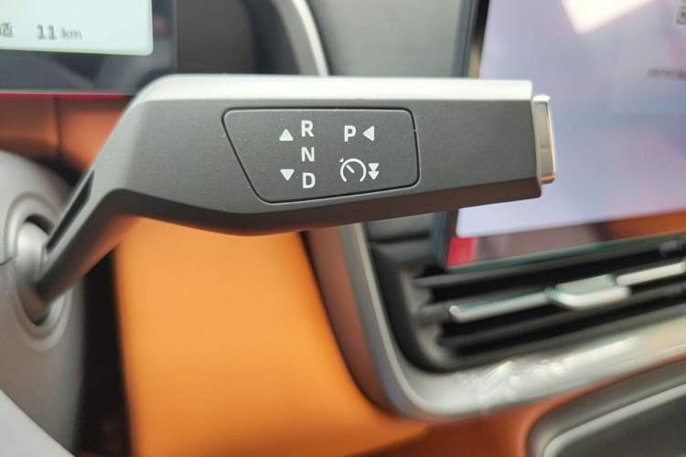 Used Dongfeng eπ eπ008 2026 Model Six-Seat Range-Extended Family Delight Edition Gear Lever